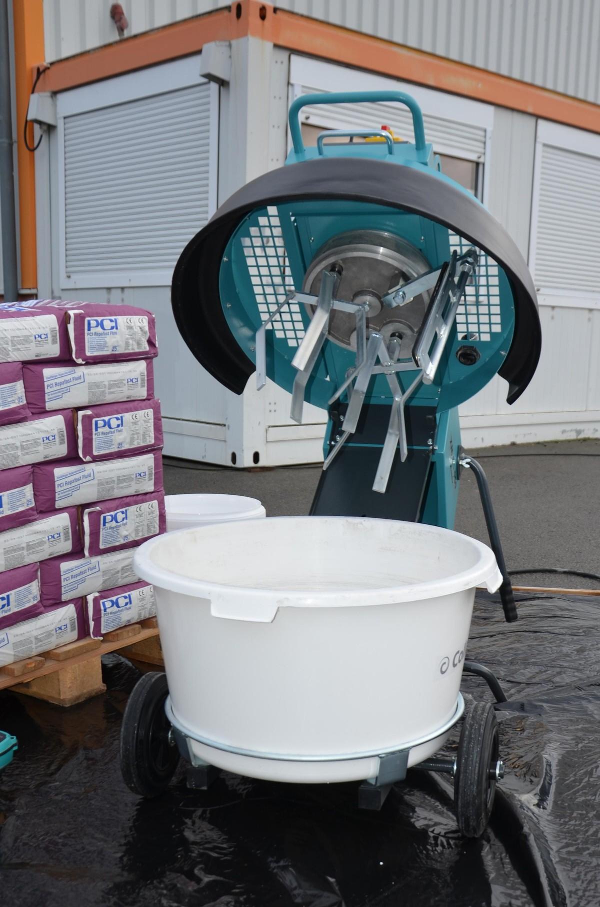 Der Collomix Zwangsmischer XM 3 mit zwei Mischwerkzeugen | Foto: Collomix