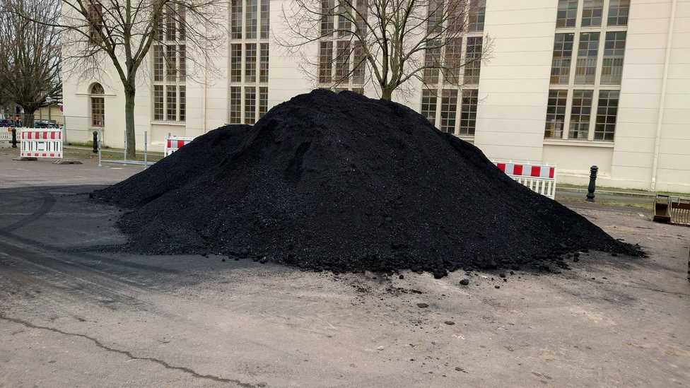 Klimawandel und Schwammstadt: Was Pflanzenkohle leisten kann