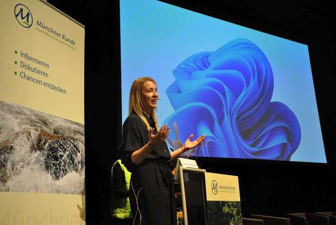 Victoria von Minnigerode (Rödl & Partner) befasste sich mit der Sanierung von Asbestzementkanälen. | Foto: Tine Hellwig, Grafikbüro Victoria von Minnigerode (Rödl & Partner) befasste sich mit der Sanierung von Asbestzementkanälen. | Foto: Tine Hellwig, Grafikbüro