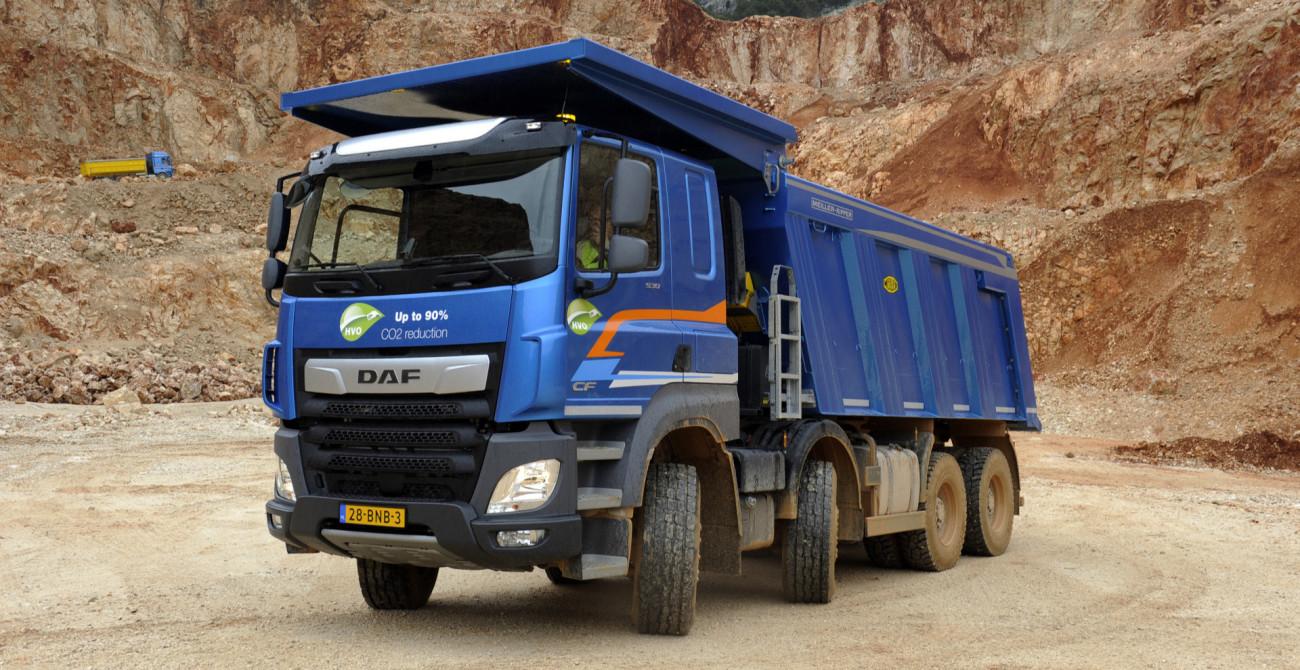 Nutzfahrzeuge am Bau